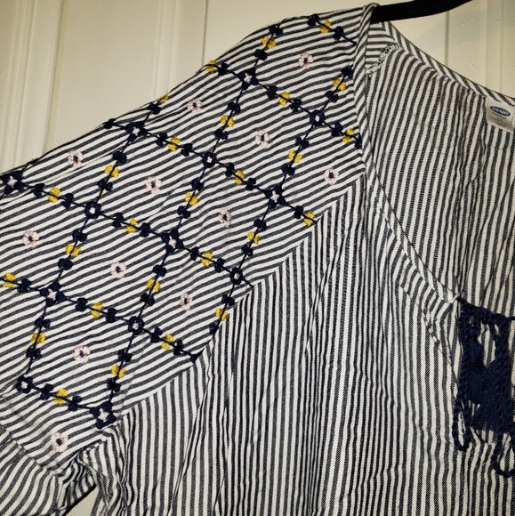 Gorgeous knee length dress - Picture 2 of 3